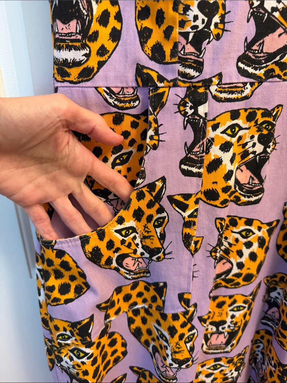 NOOWORKS Sleeveless Lavender Dress with Bold Leopard Print - Picture 2 of 4